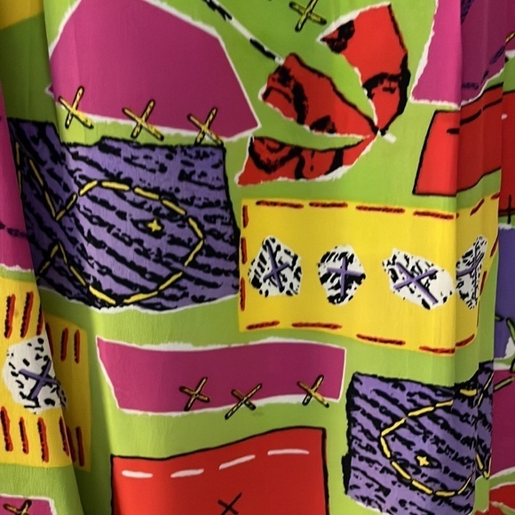 SK & Company silky, wild patterned skirt. Size 10. Fully lined and zipper back. - Picture 2 of 9